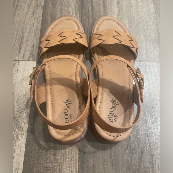 EuroSoft Tan Sandals - Picture 1 of 5